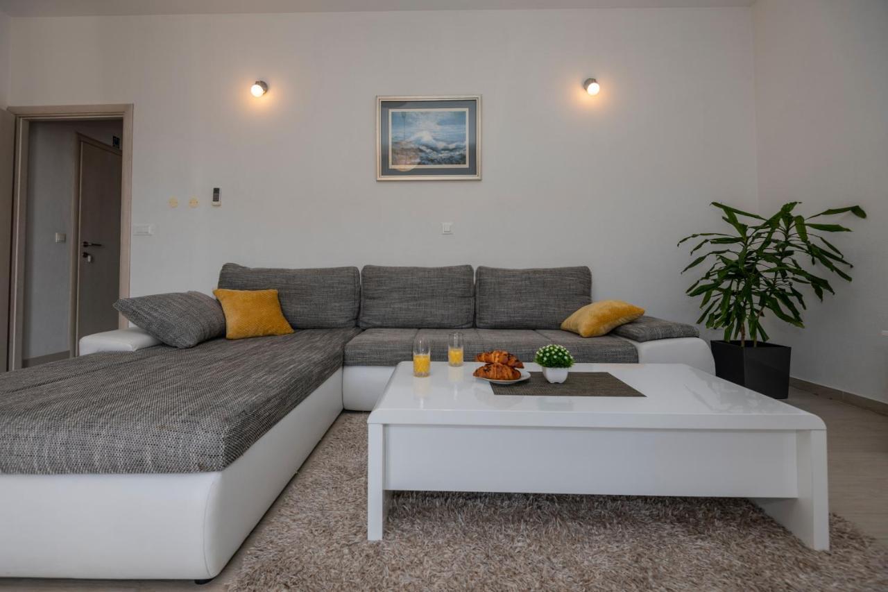 Apartment With Big And Free Private Parking Μακάρσκα Εξωτερικό φωτογραφία
